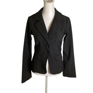 Wrapper Size 3 Classic Black Blazer with Faux Pockets